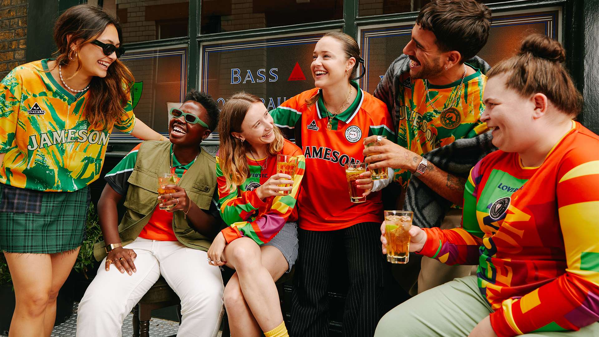 至世界足坛 至世界足坛